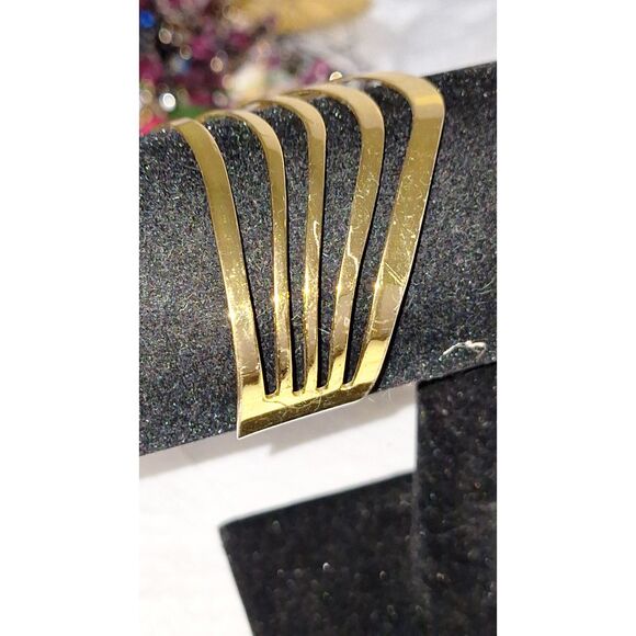 A Vintage Thierry Mugler Gold Tone Banded Cuff Bracelet Wavy Layered Elegant - Picture 2 of 6